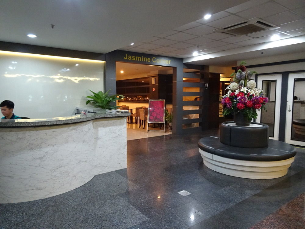 Erica Hotel Johor Bahru Exterior foto